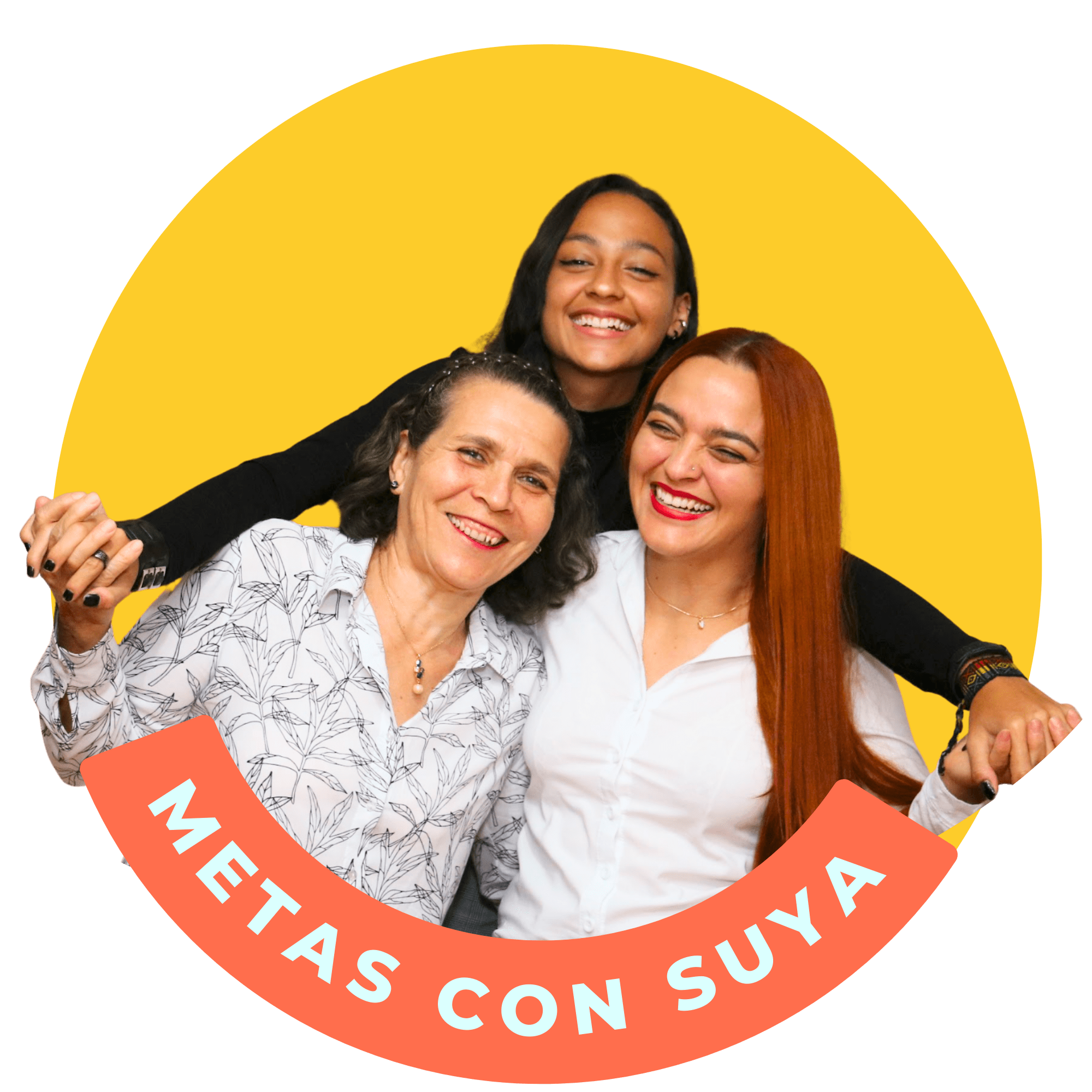 Mujer sonriendo con celular - Cooperativa SUYA